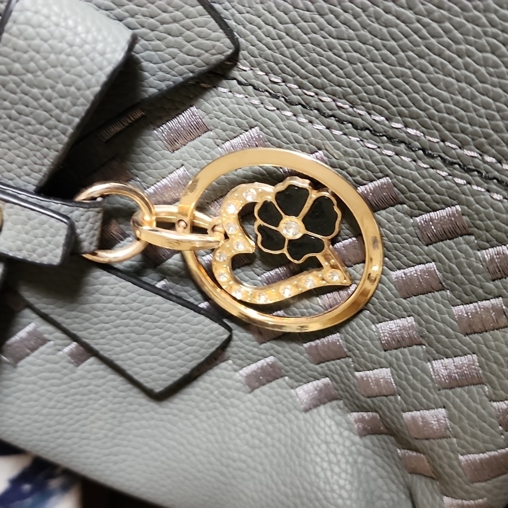 Purse - Picture 2 of 3